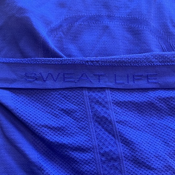 Like new Lululemon tank top - Picture 7 of 10